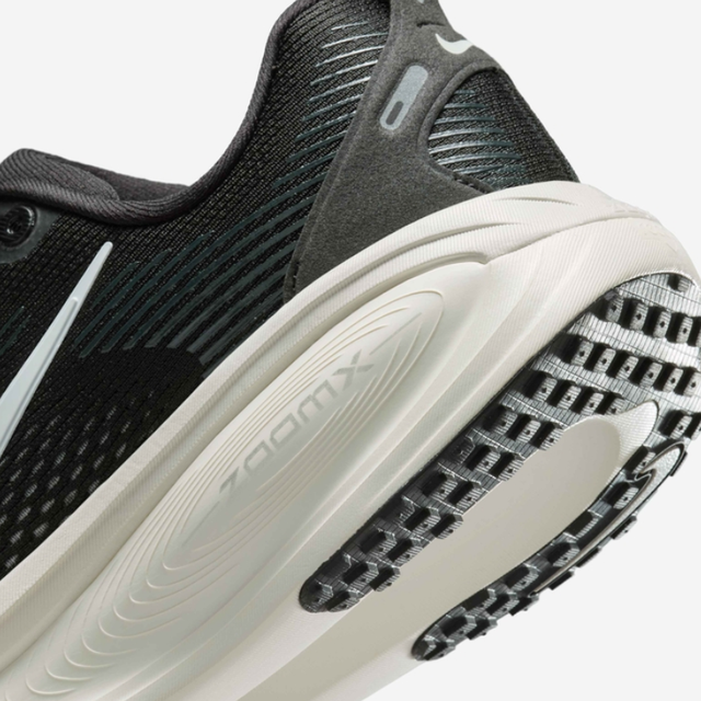 Buy Nike Vomero 18 M Road Running Shoes Online in Nepal - Online Shopping Nepal - Online Clothing Shop Nepal