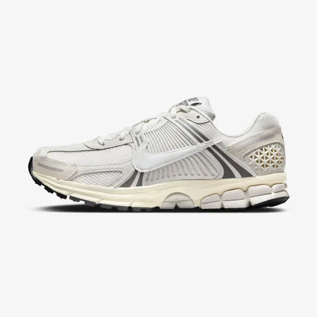 Nike Zoom Vomero 5 SE Shoes - Aadima Nepal -online shopping Nepal - Fashion -Buy Clothing Online  in Nepal