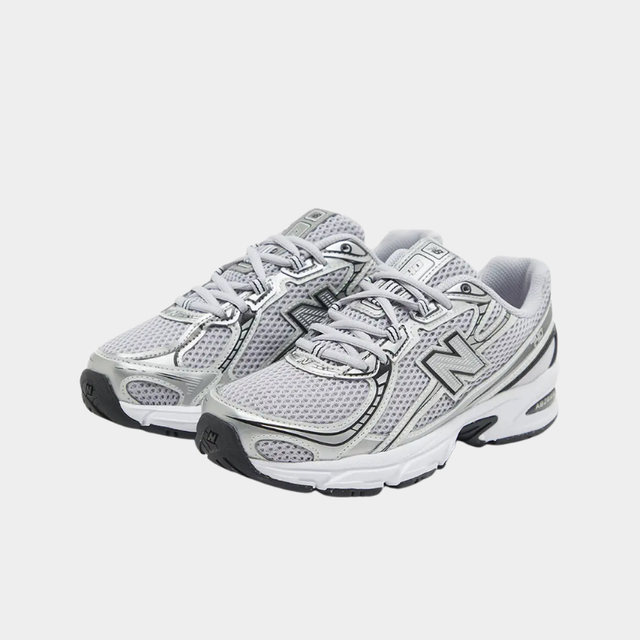 New Balance 740 Shoes