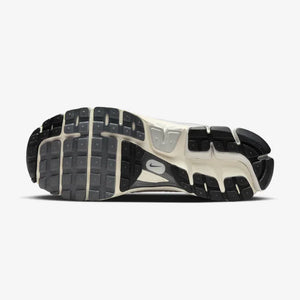 Nike Zoom Vomero 5 SE Shoes - Aadima Nepal -online shopping Nepal - Fashion -Buy Clothing Online  in Nepal