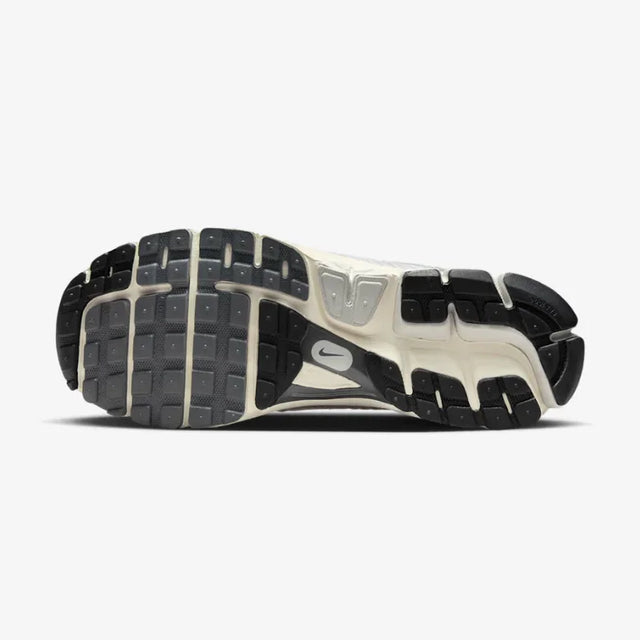 Nike Zoom Vomero 5 SE Shoes - Aadima Nepal -online shopping Nepal - Fashion -Buy Clothing Online  in Nepal