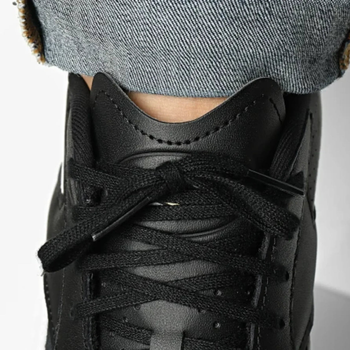 Reebok Hammer Street Sneakers - Aadima Nepal -online shopping Nepal - Fashion -Buy Clothing Online  in Nepal