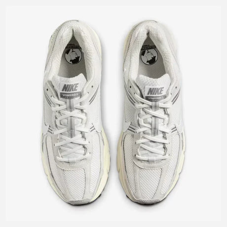Nike Zoom Vomero 5 SE Shoes - Aadima Nepal -online shopping Nepal - Fashion -Buy Clothing Online  in Nepal