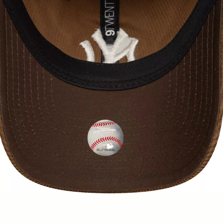 Buy New Era New York Yankees 9Twenty Curved Cap description Online in Nepal - Online Shopping Nepal - Online Clothing Shop Nepal