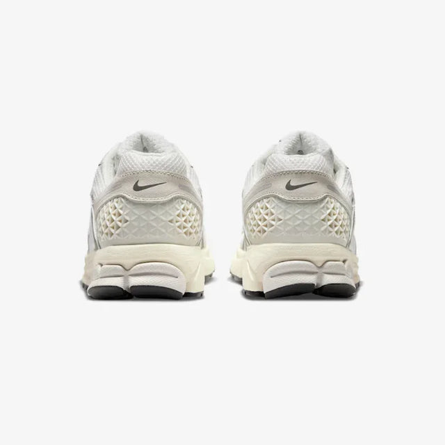 Nike Zoom Vomero 5 SE Shoes - Aadima Nepal -online shopping Nepal - Fashion -Buy Clothing Online  in Nepal