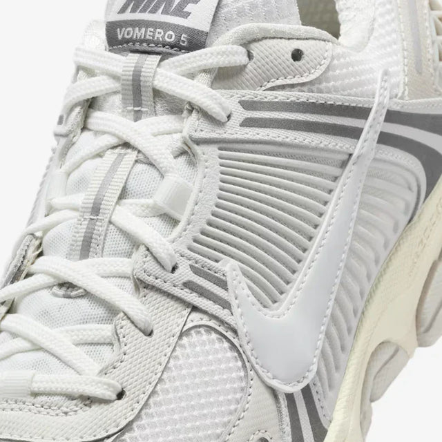 Nike Zoom Vomero 5 SE Shoes - Aadima Nepal -online shopping Nepal - Fashion -Buy Clothing Online  in Nepal