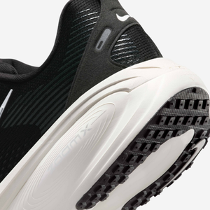 Buy Nike Vomero 18 M Road Running Shoes Online in Nepal - Online Shopping Nepal - Online Clothing Shop Nepal